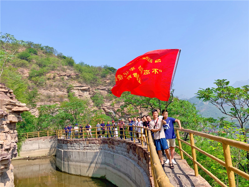 39c6b5fa8282eb0b3e4ca380d7b01e1